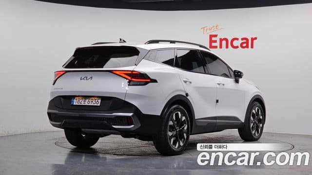 Kia Sportage 2021 — Фото 2/20