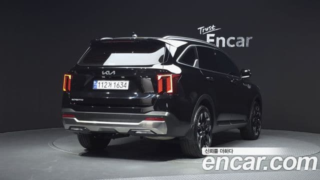 Kia Sorento 2023 — ფოტო 2/20