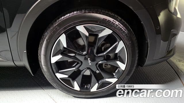 Kia Sorento 2023 — ფოტო 5/20