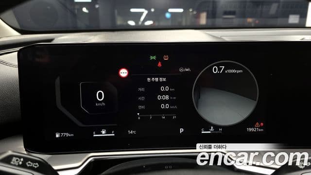 Kia Sorento 2023 — ფოტო 8/20