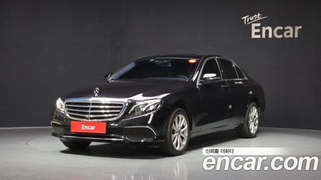 Mercedes-Benz E-Class 2018 — ფოტო 1/20