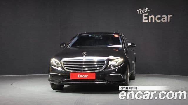 Mercedes-Benz E-Class 2018 — ფოტო 3/20