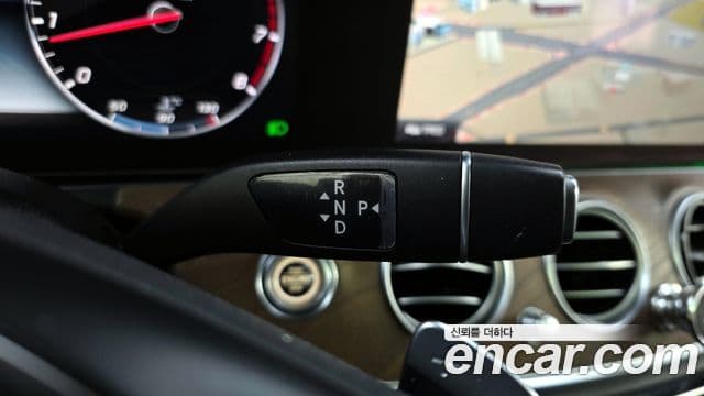Mercedes-Benz E-Class 2018 — ფოტო 9/20