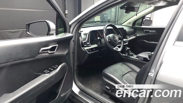 Kia Sportage 2023 — ფოტო 10/20