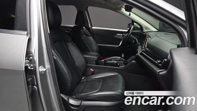 Kia Sportage 2023 — ფოტო 11/20