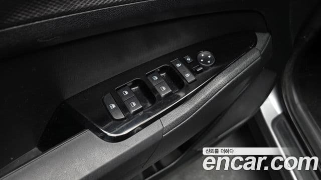 Kia Sportage 2023 — ფოტო 19/20