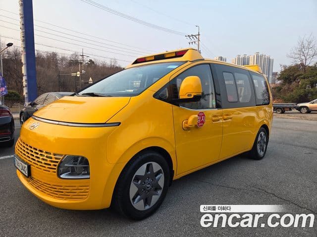 Hyundai Staria 2023 — Фото 9/20