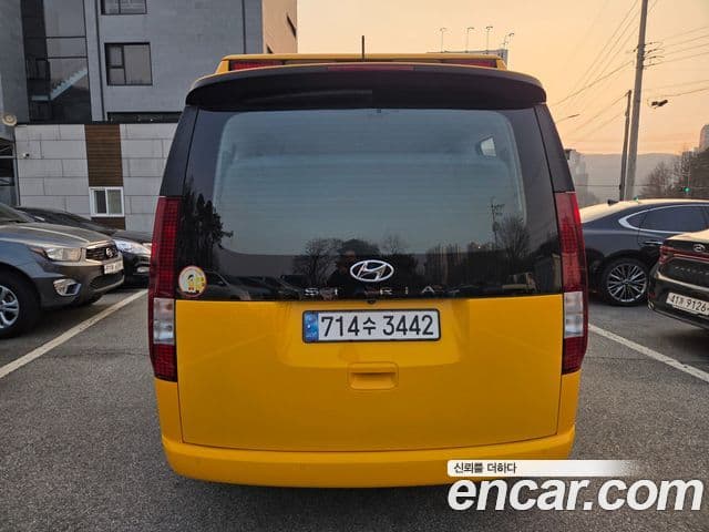 Hyundai Staria 2023 — Фото 4/20