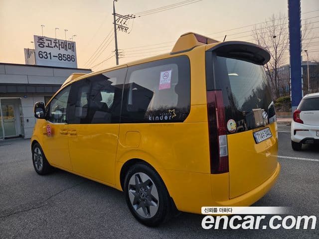 Hyundai Staria 2023 — Фото 5/20