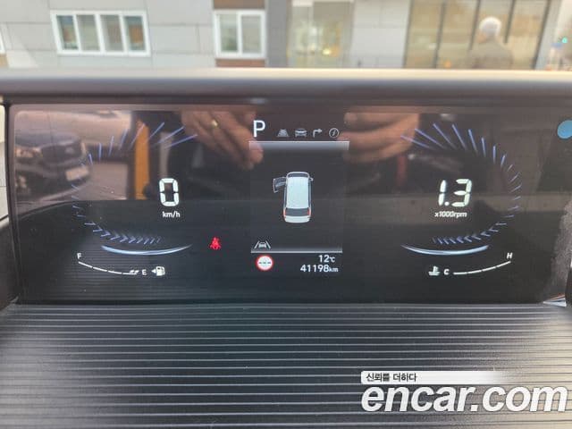 Hyundai Staria 2023 — Фото 10/20