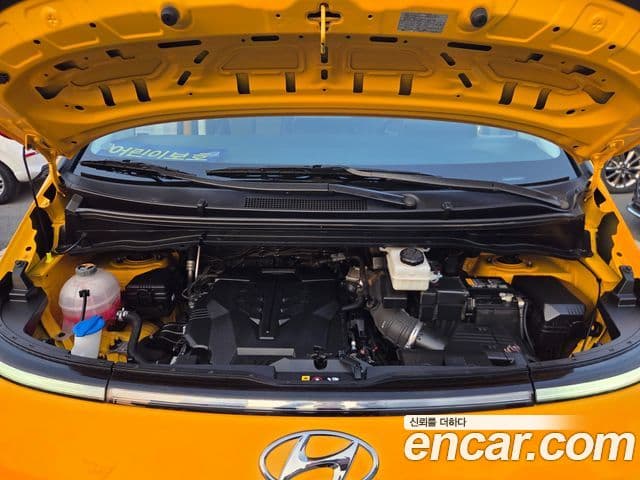 Hyundai Staria 2023 — Фото 18/20