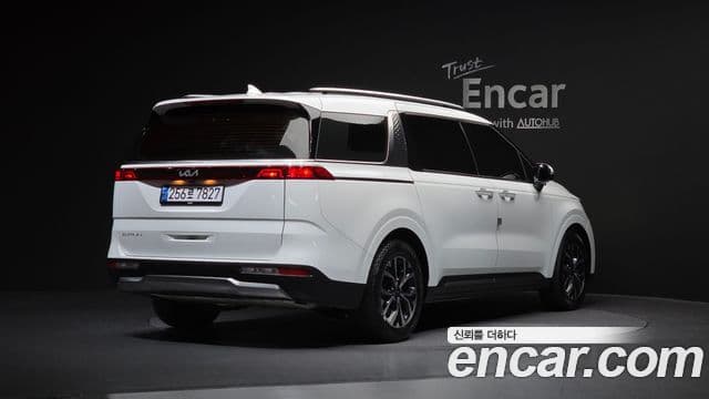 Kia Carnival 2022 — ფოტო 2/20