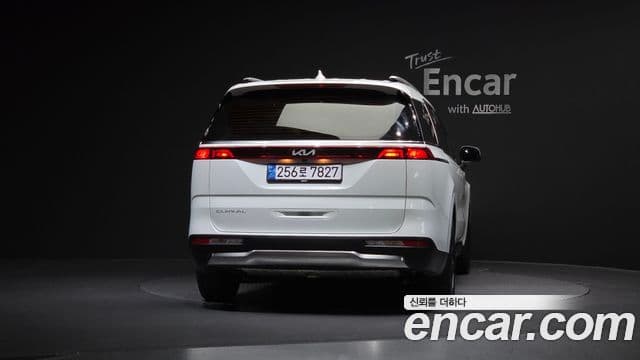 Kia Carnival 2022 — ფოტო 4/20