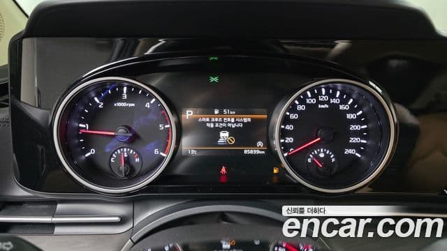 Kia Carnival 2022 — ფოტო 8/20