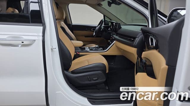 Kia Carnival 2022 — ფოტო 11/20