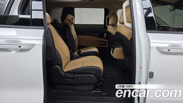 Kia Carnival 2022 — ფოტო 12/20