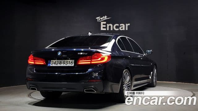 BMW 5 Series 2020 — ფოტო 18/20