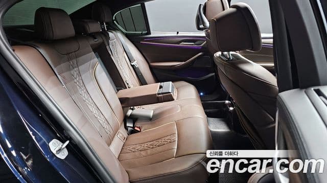 BMW 5 Series 2020 — ფოტო 14/20