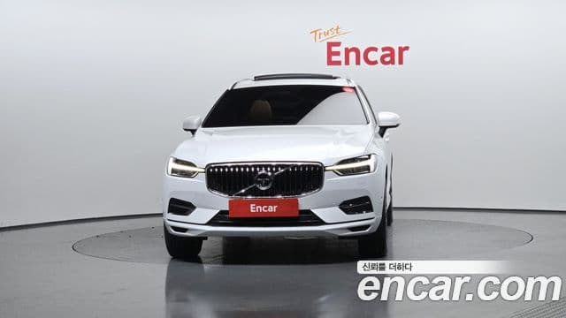 Volvo XC60 2021 — ფოტო 3/20
