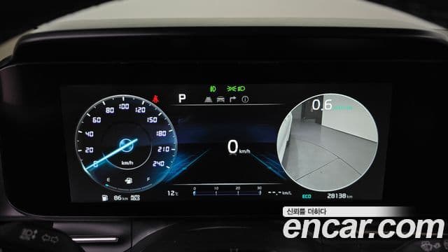 Kia Carnival 2023 — ფოტო 8/20