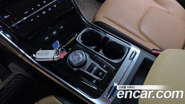 Kia Carnival 2023 — ფოტო 9/20