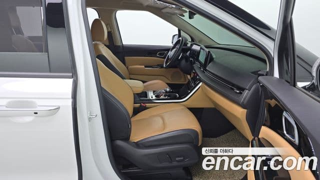 Kia Carnival 2023 — ფოტო 11/20