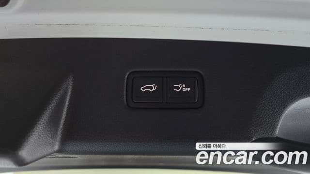 Kia Carnival 2023 — ფოტო 20/20