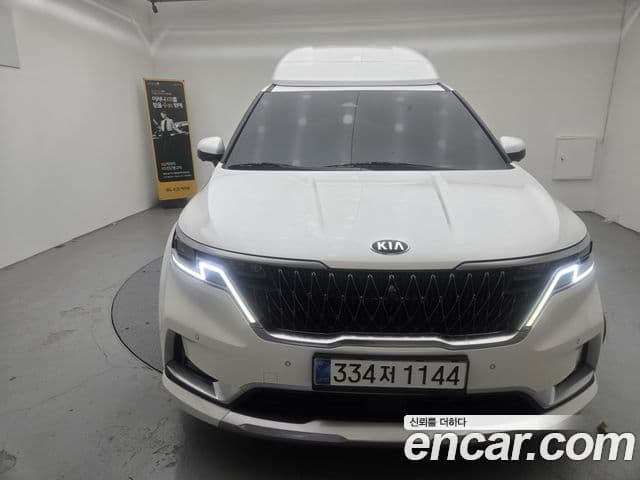 Kia Carnival 2021 — ფოტო 3/20