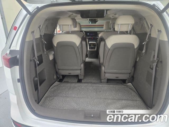 Kia Carnival 2021 — фото 20 из 20