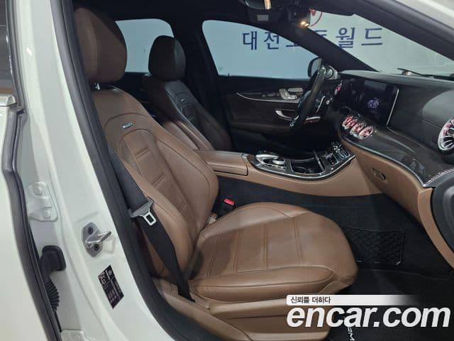 Mercedes-Benz E-Class 2019 — Şəkil 15/20