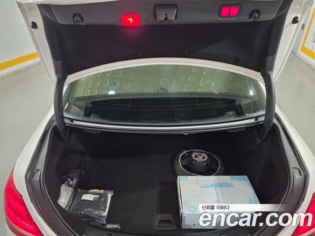Mercedes-Benz E-Class 2019 — Şəkil 19/20