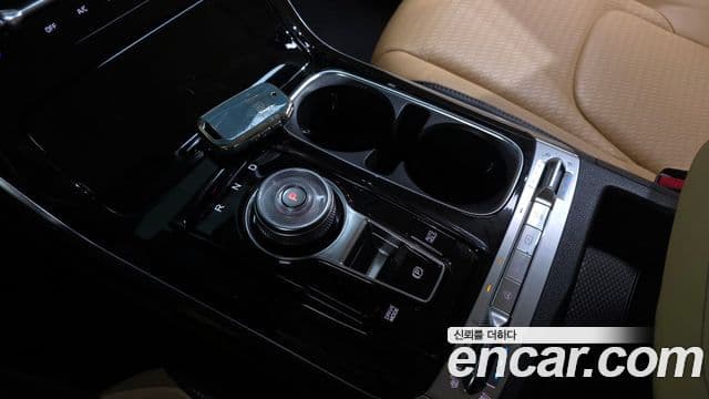 Kia Carnival 2021 — ფოტო 9/20