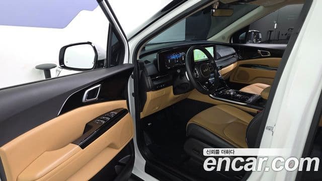Kia Carnival 2021 — ფოტო 10/20