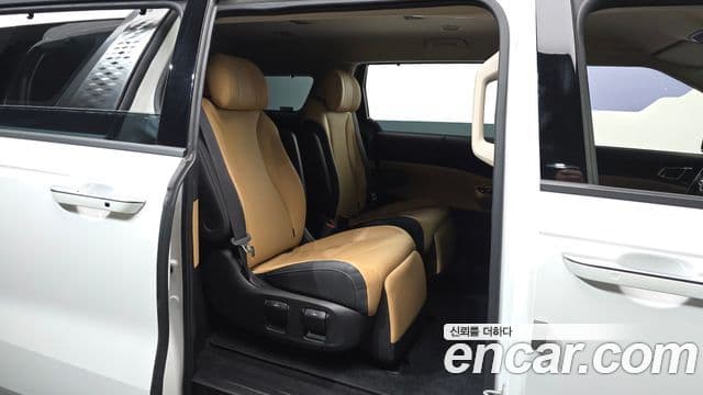 Kia Carnival 2021 — ფოტო 12/20
