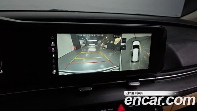 Kia Carnival 2021 — ფოტო 15/20