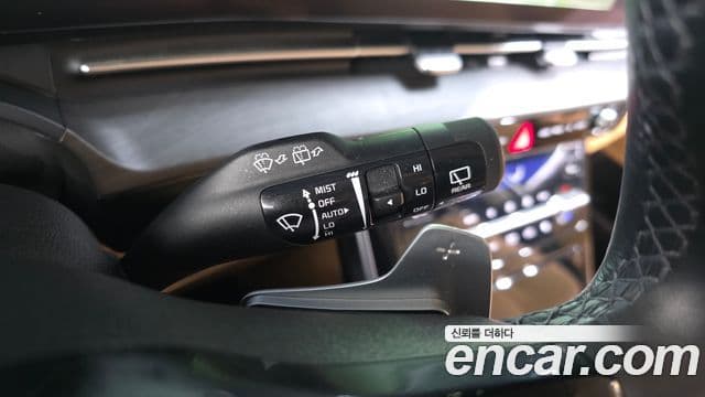 Kia Carnival 2021 — ფოტო 17/20