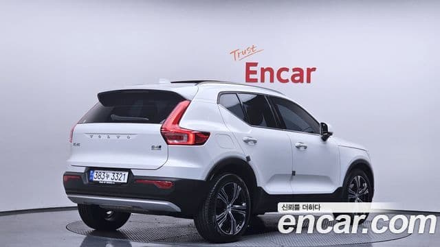 Volvo XC40 2020 — фото 2 из 20
