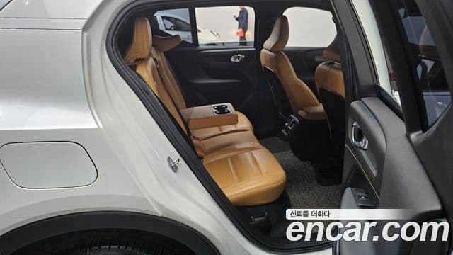 Volvo XC40 2020 — Şəkil 12/20