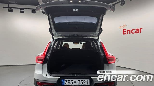 Volvo XC40 2020 — фото 20 из 20