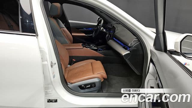 BMW 5 Series 2024 — фото 11 из 20