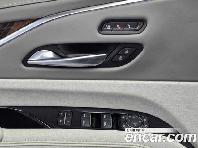 Cadillac Escalade 2023 — ფოტო 4/20