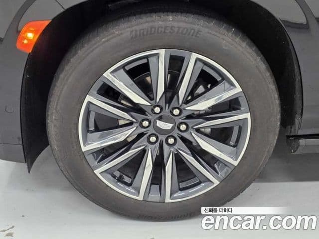 Cadillac Escalade 2023 — ფოტო 8/20
