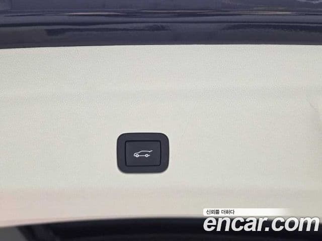 Cadillac Escalade 2023 — фото 12 из 20