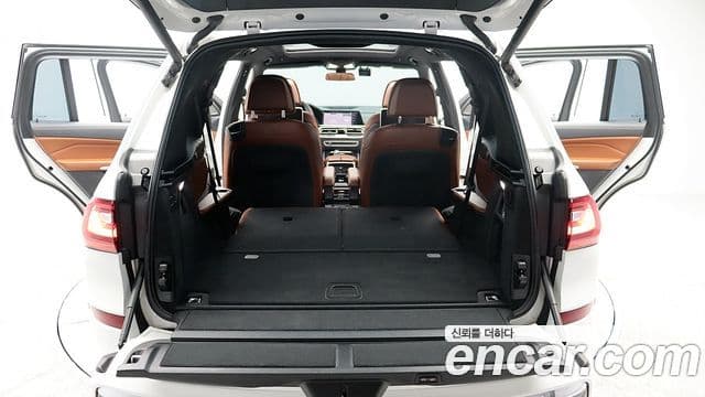BMW X7 2020 — ფოტო 9/20
