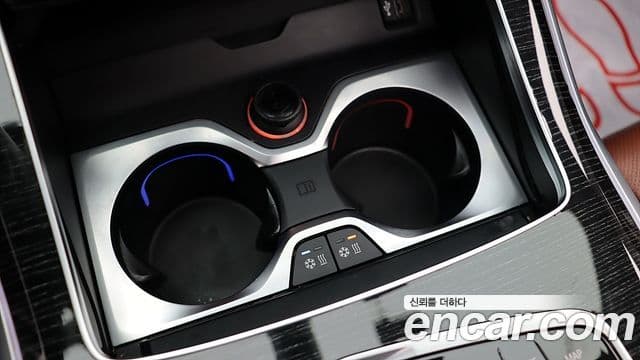 BMW X7 2020 — ფოტო 14/20