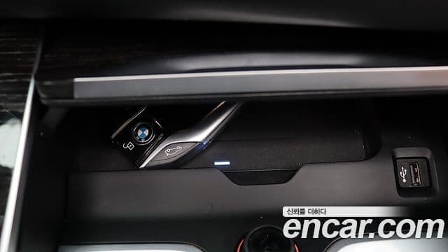 BMW X7 2020 — ფოტო 15/20