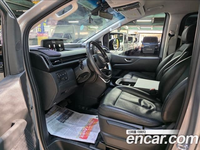 Hyundai Staria 2023 — ფოტო 4/9