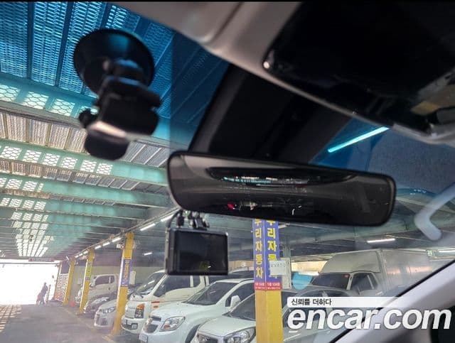Hyundai Staria 2023 — ფოტო 5/9