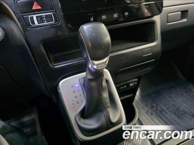 Hyundai Staria 2023 — ფოტო 6/9