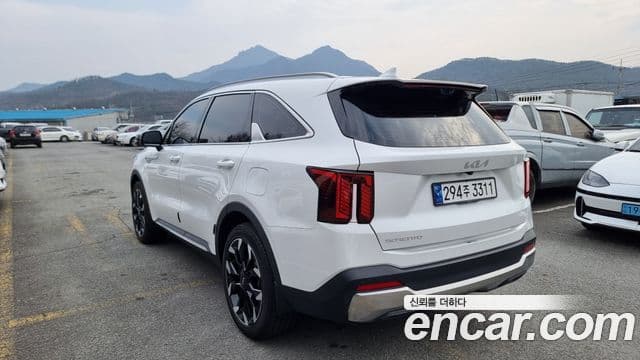 Kia Sorento 2023 — Şəkil 16/20